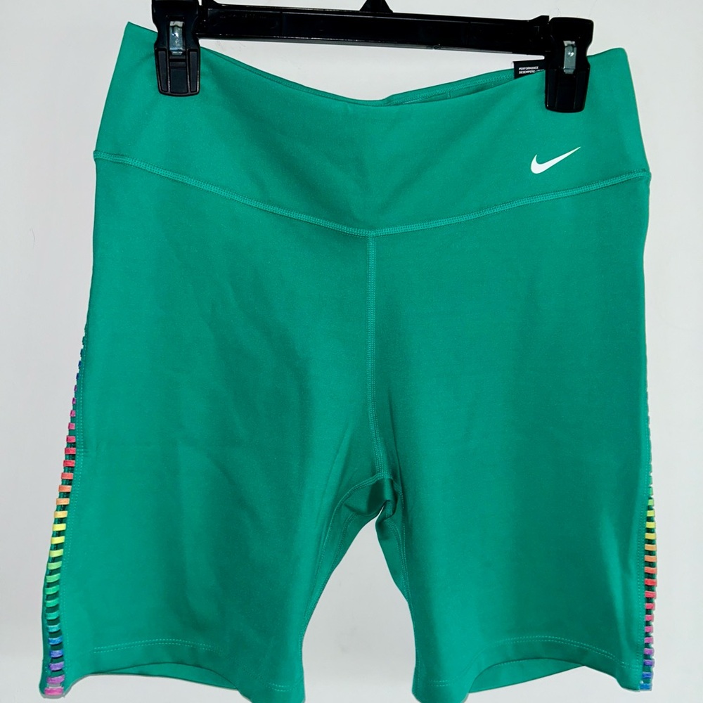 Nike One Shorts Mid Rise 7" Green Womens Large NWT RAINBOW LGBTW+ MARATHON
